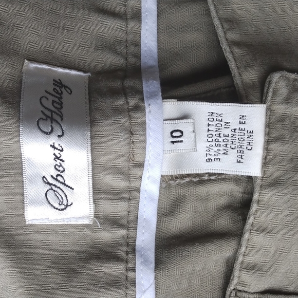 Sport Haley textured, beige capris w/button and 3 hooks, size 10 - Picture 2 of 3